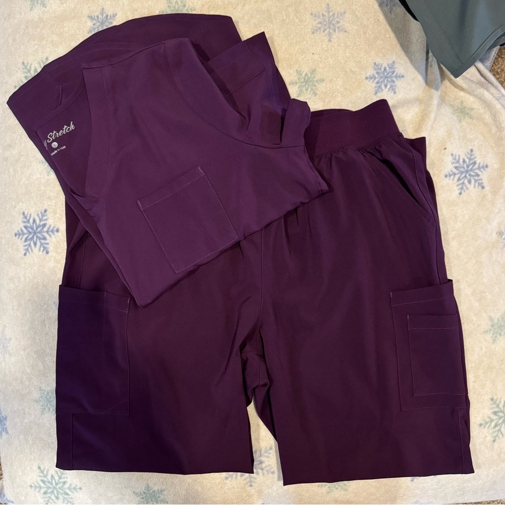 Easy Stretch Mulberry Scrub Set